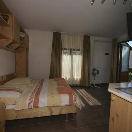 Sarreti Apartmanhaz Balatonfured Exterior photo
