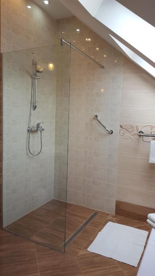 Appartement Sarreti Apartmanhaz